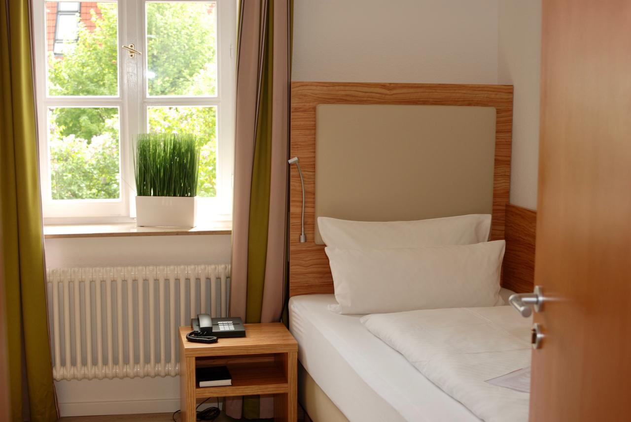 Alt Warburg Otel Dış mekan fotoğraf