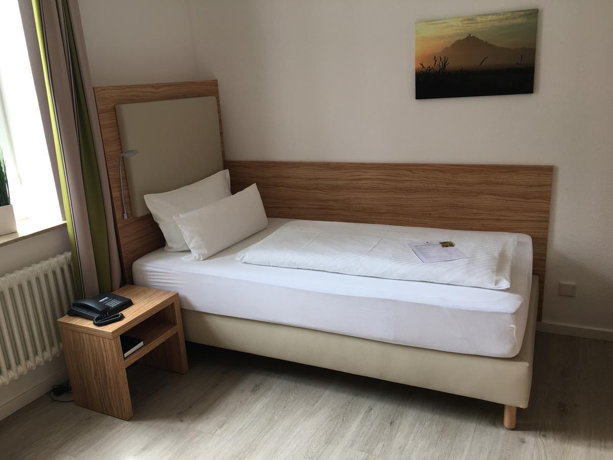 Alt Warburg Otel Dış mekan fotoğraf
